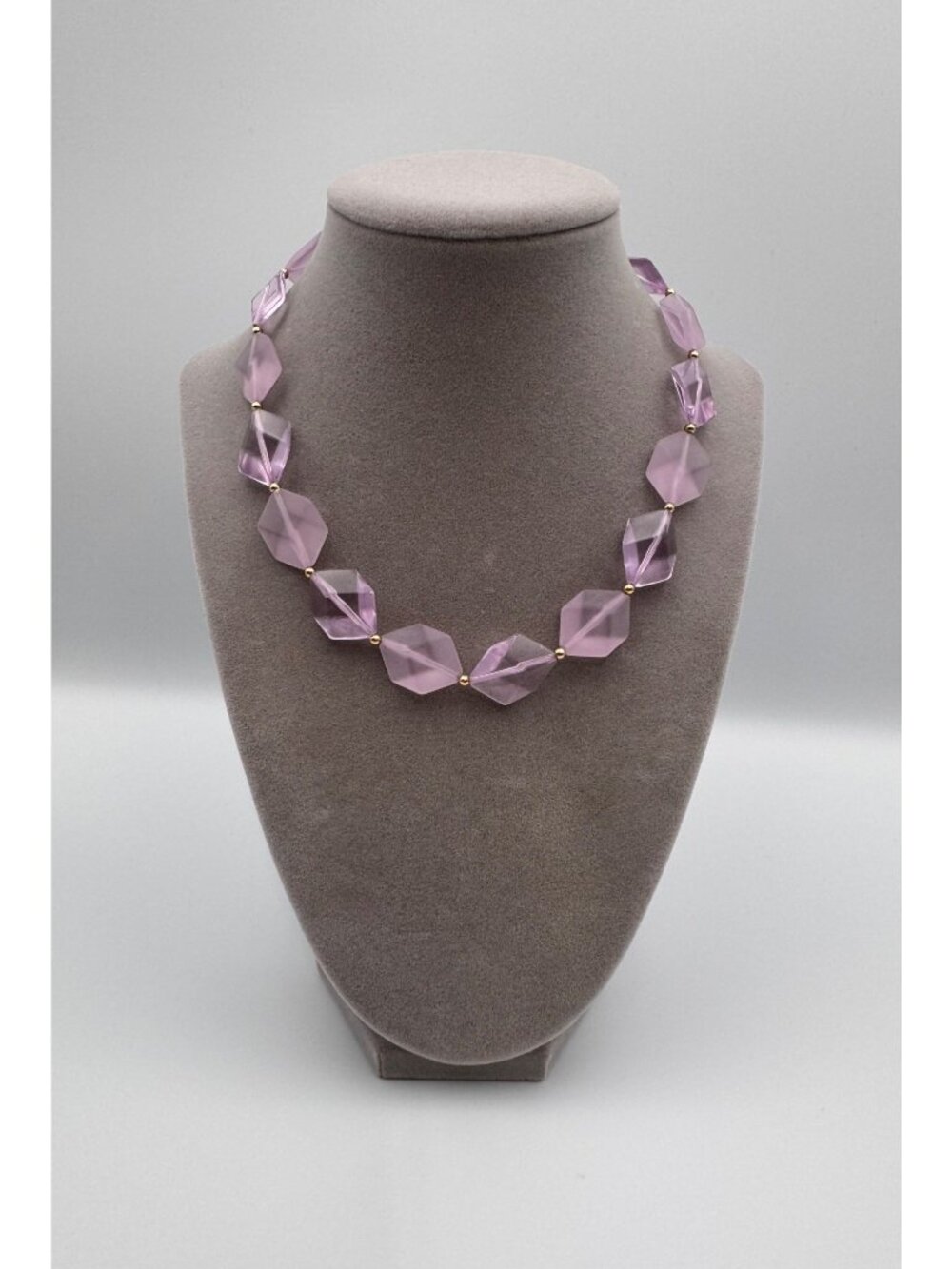 Vintage Avon Crystal Impressions Purple Lucite Geometric Bead Necklace 15”